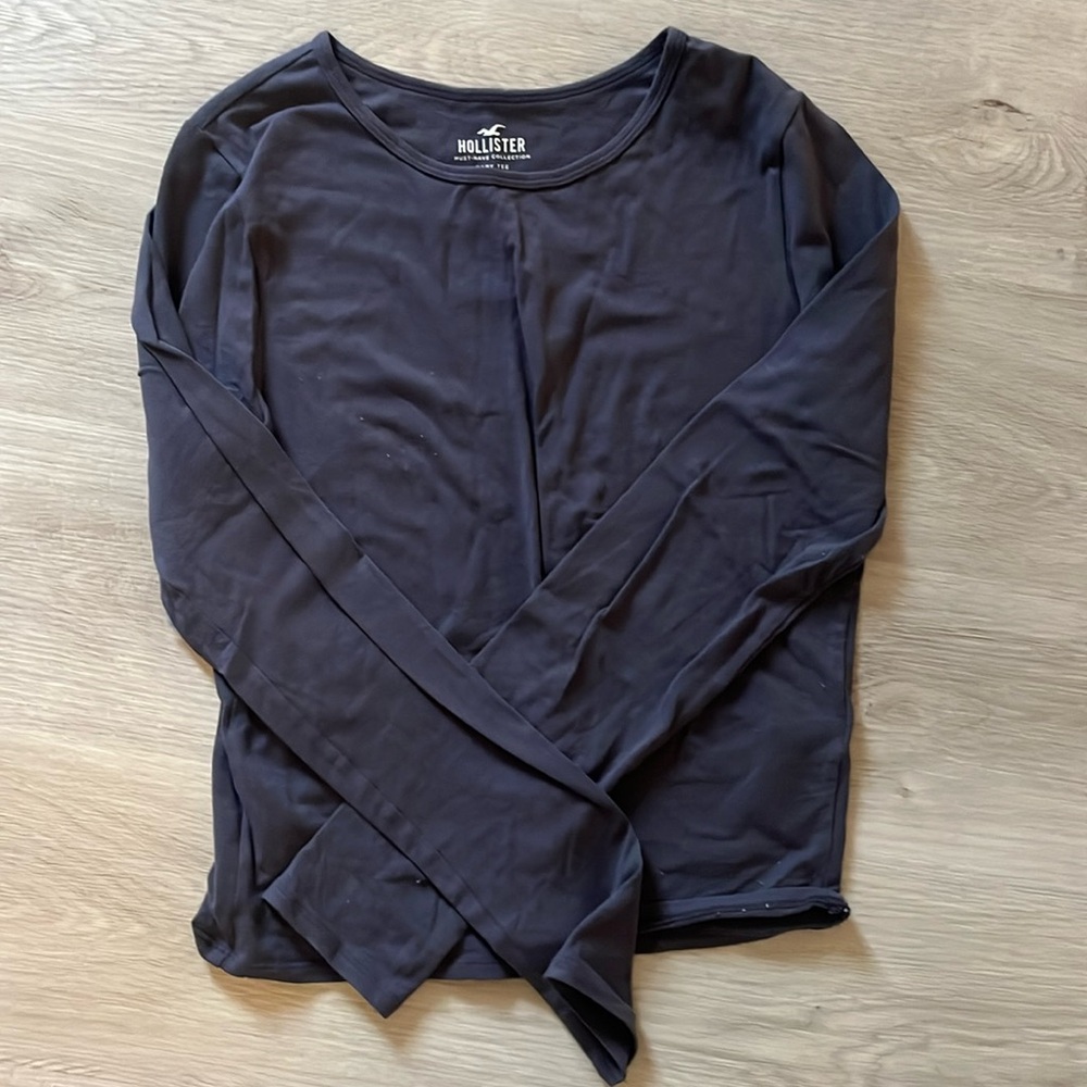 Hollister baby tee